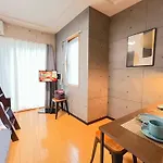 Amika First203